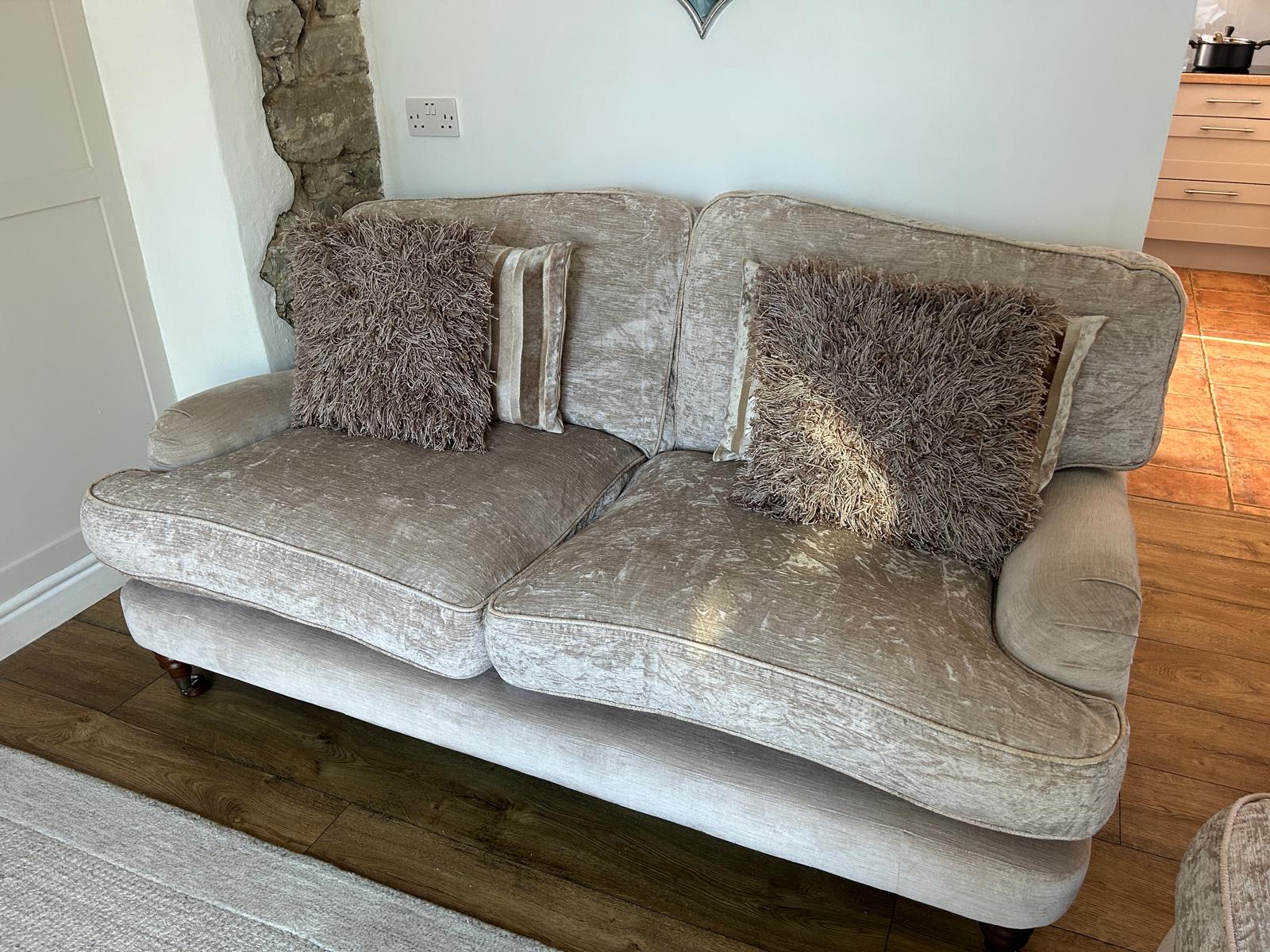 Classic 2-Seater & 3-Seater Sofa Set with Castor Legs