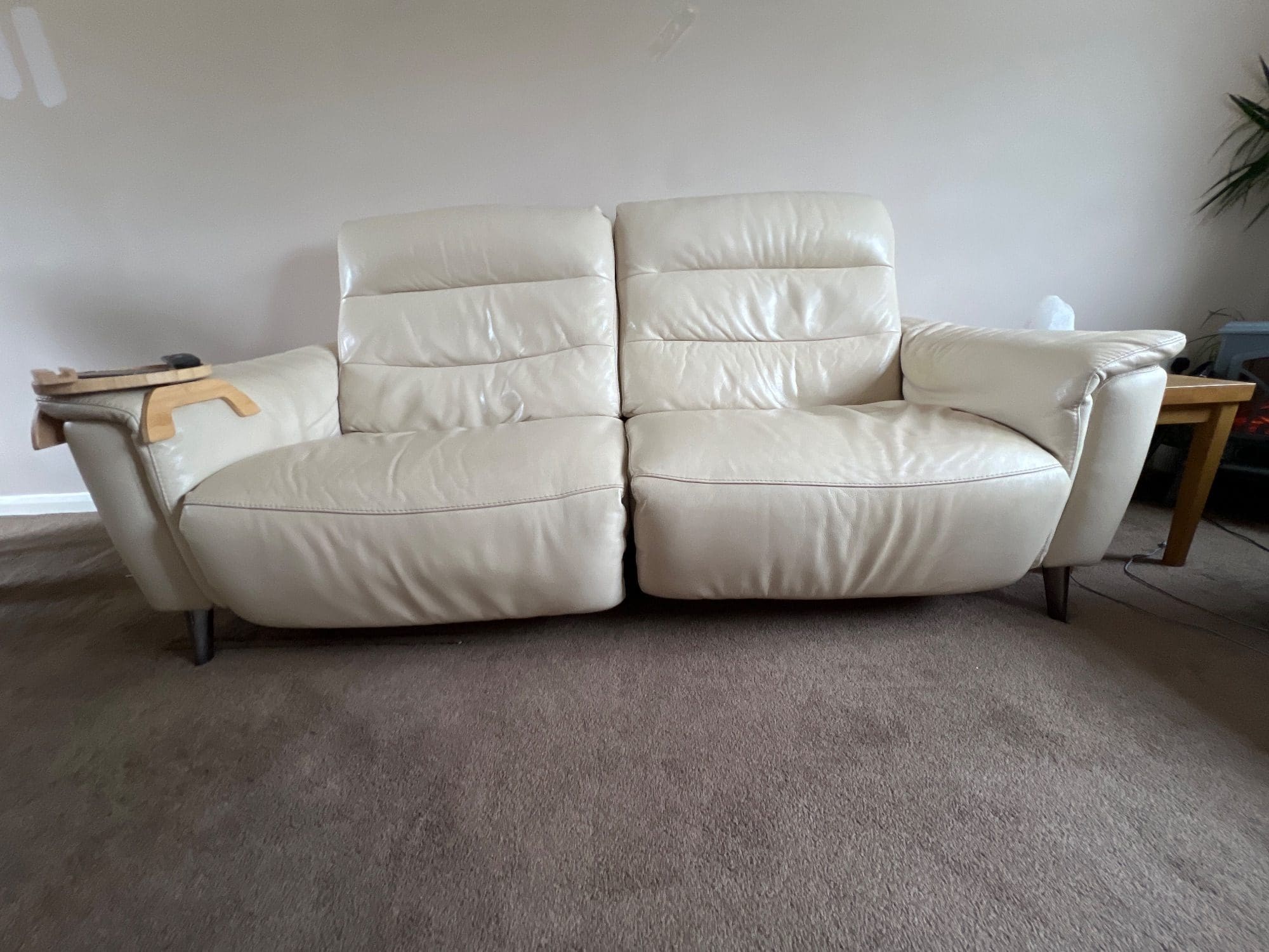 Harveys White 3 and 2 Seater Electric Recliner Sofa Set with USB Ports